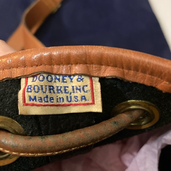 Dooney & Bourke Vintage Leather Bucket Bag (doesn’t include dust bag) - Picture 10 of 16